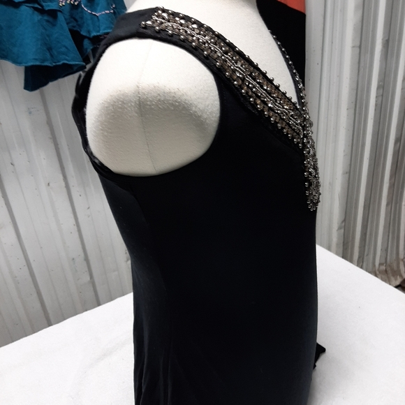 Ladies clothing - Picture 2 of 8